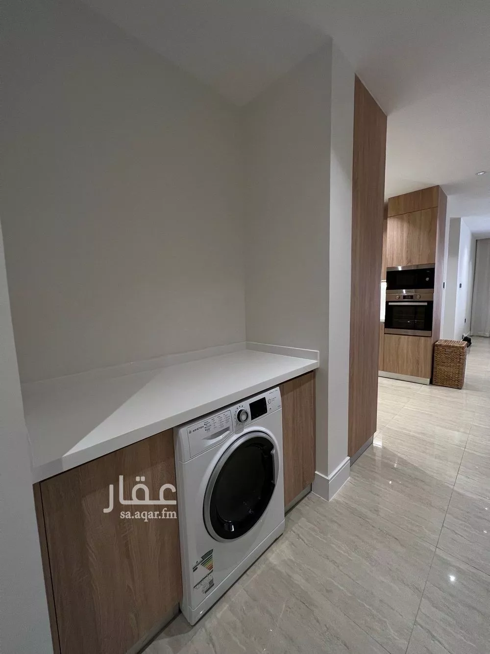 عمارة 3960 م² في الشهداء 7