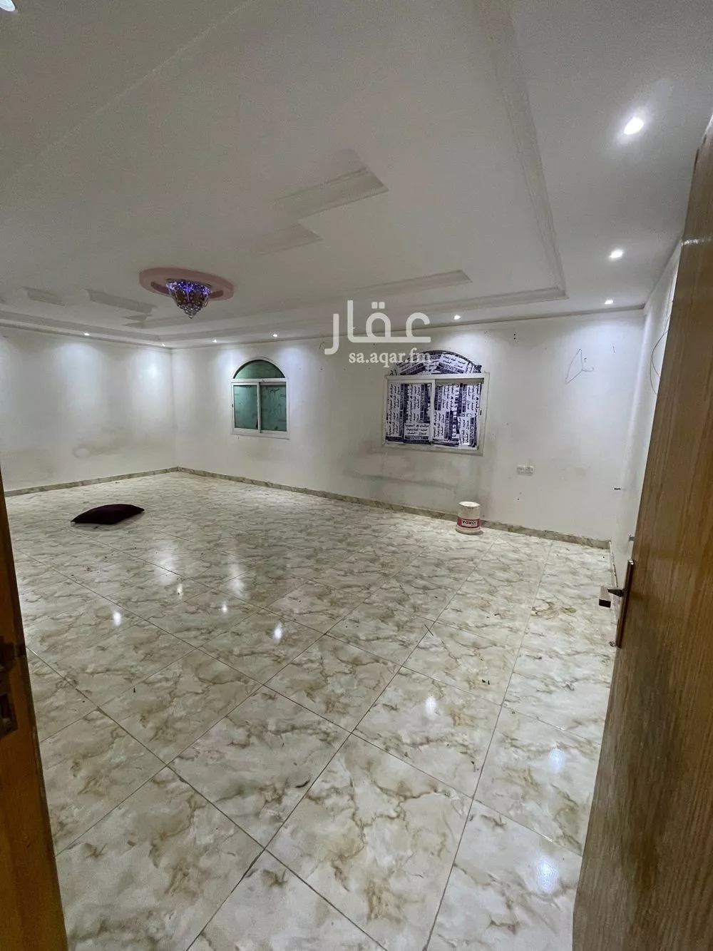 مستودع 2502 م² في العارض 12
