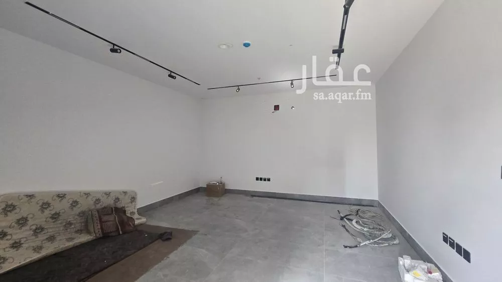 4250 sqm warehouse in Taibah 5