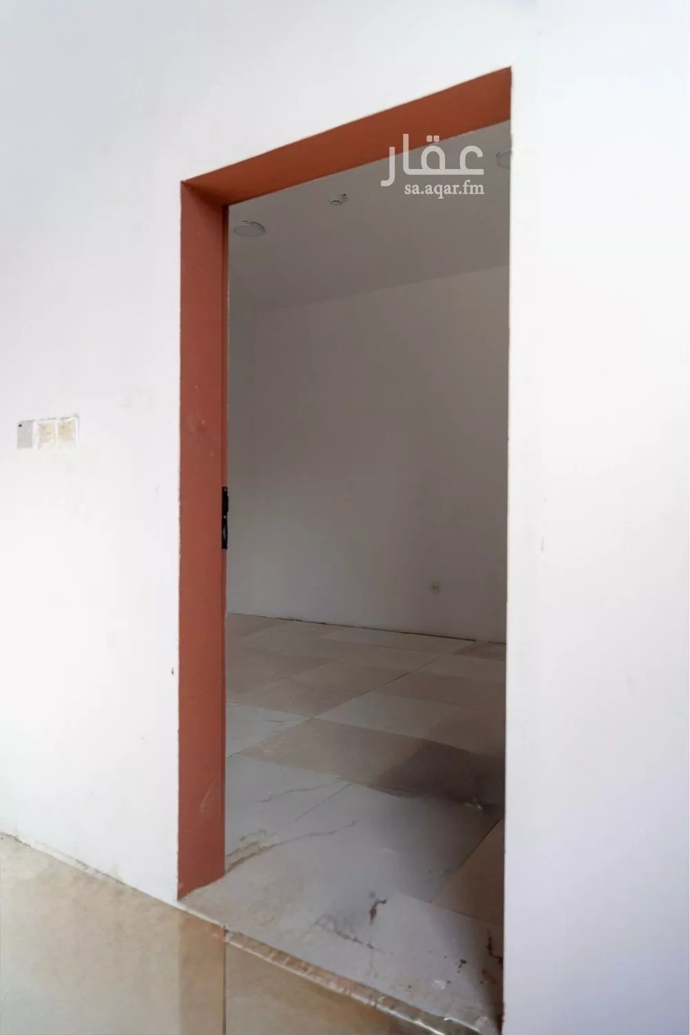 مستودع 541 م² في بنبان 8