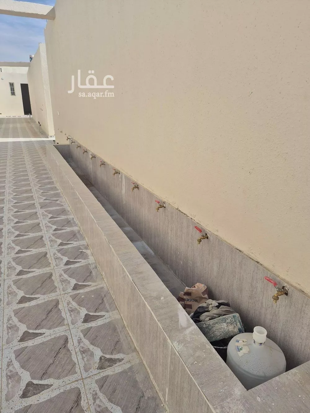 2700 sqm building in Al Rimal 2