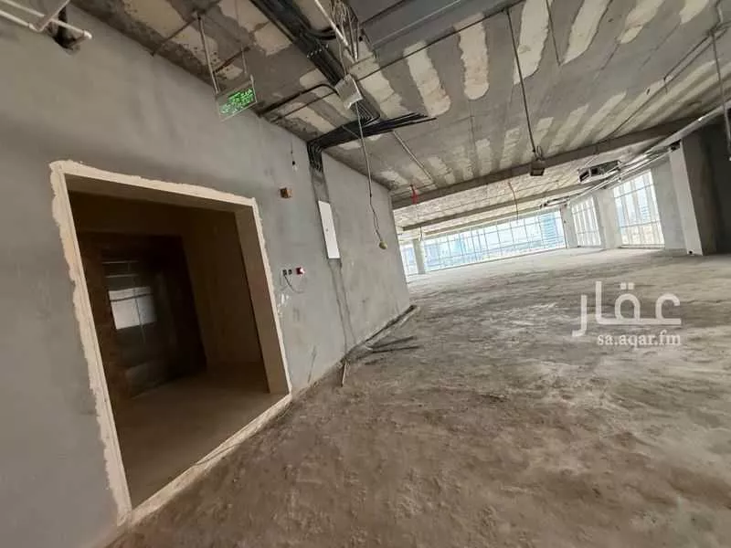 عمارة 1350 م² في الورود 11
