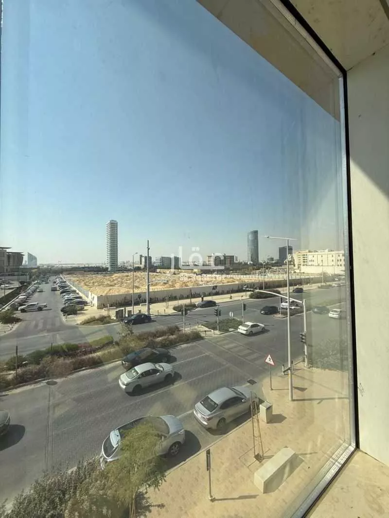 عمارة 1350 م² في الورود 12