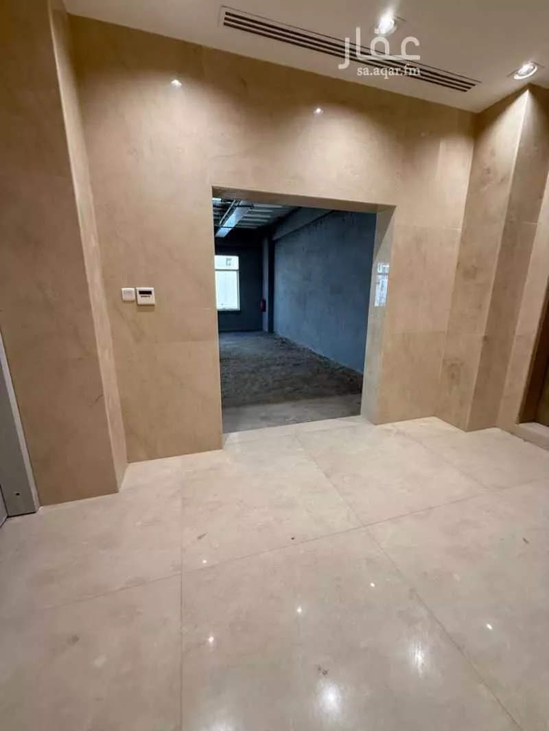 عمارة 1350 م² في الورود 9