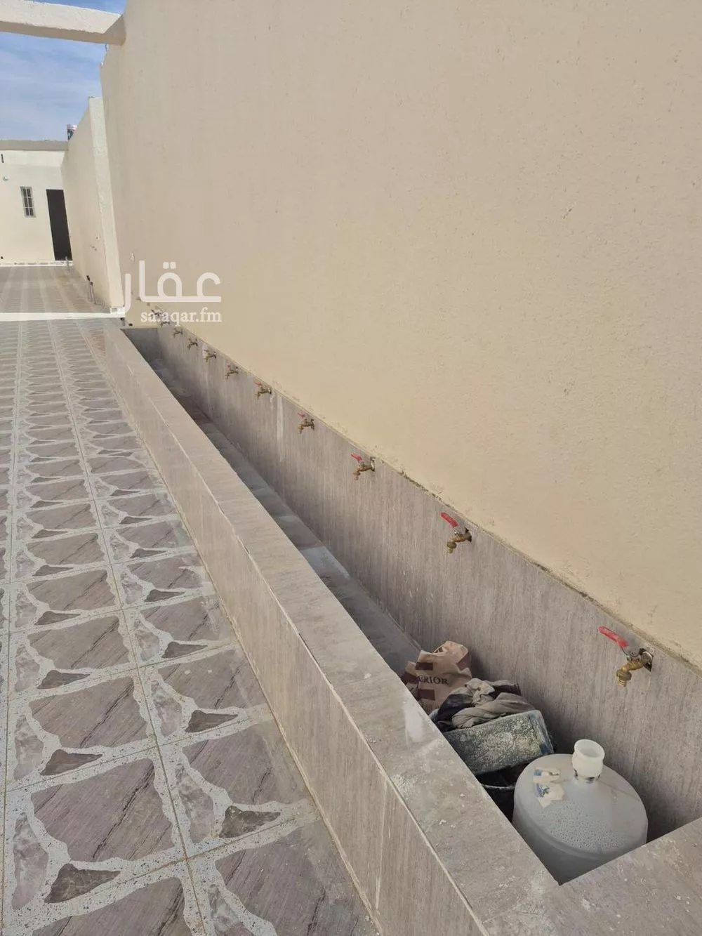 2700 sqm building in Al Rimal 6