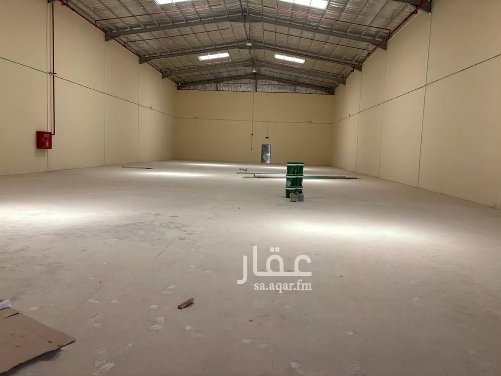 مستودع 2000 م² في بنبان 2