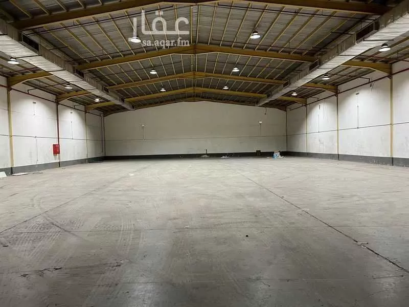 1472 sqm warehouse in Al Aziziyah 6