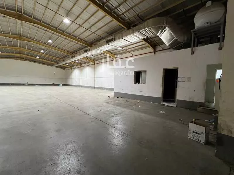 1472 sqm warehouse in Al Aziziyah 7