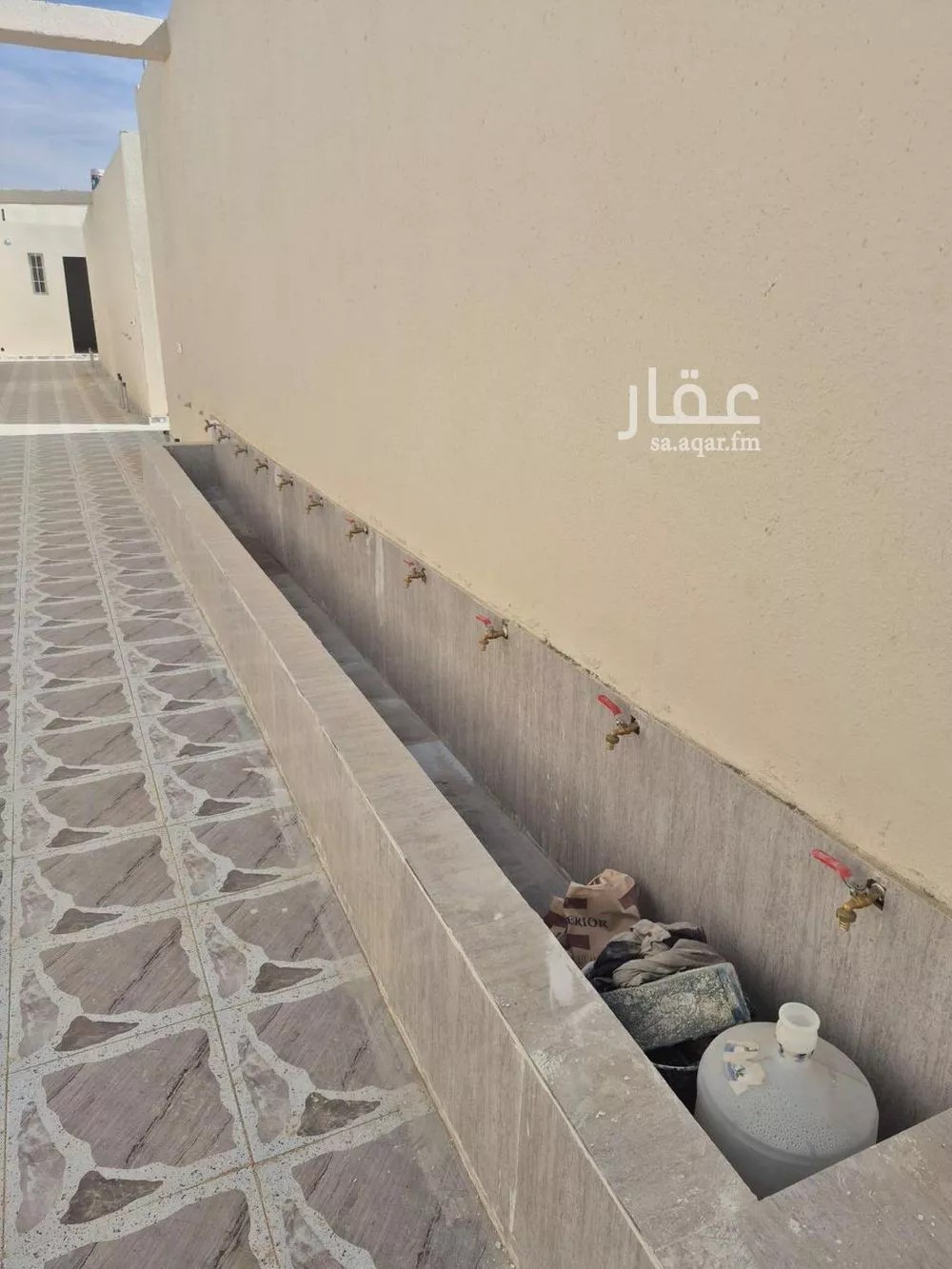 2700 sqm building in Al Rimal 6