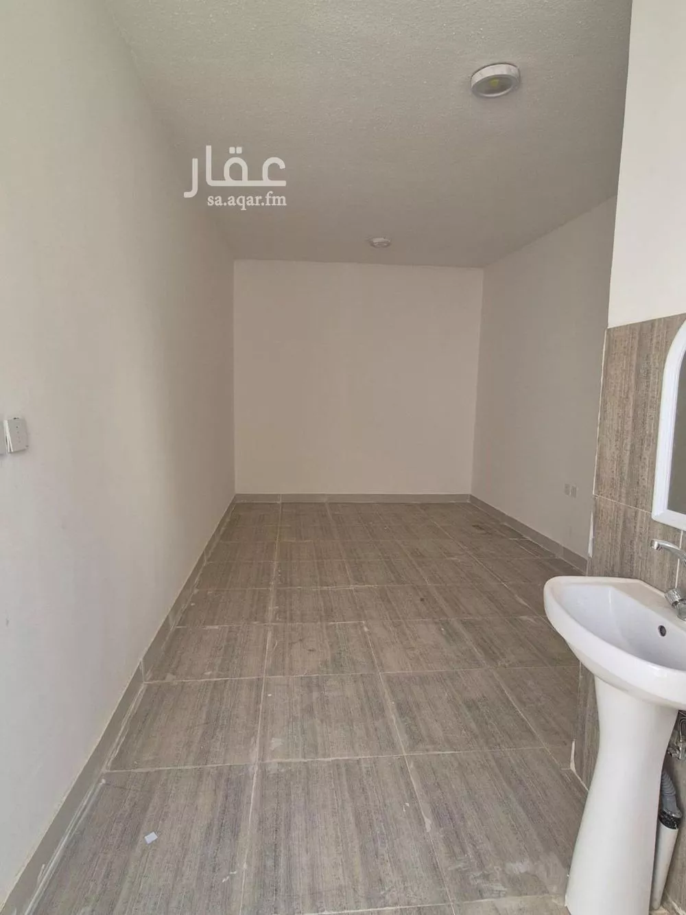 2700 sqm building in Al Rimal 9