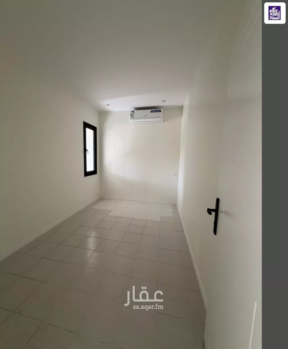 930 sqm building in Al Murabba 11