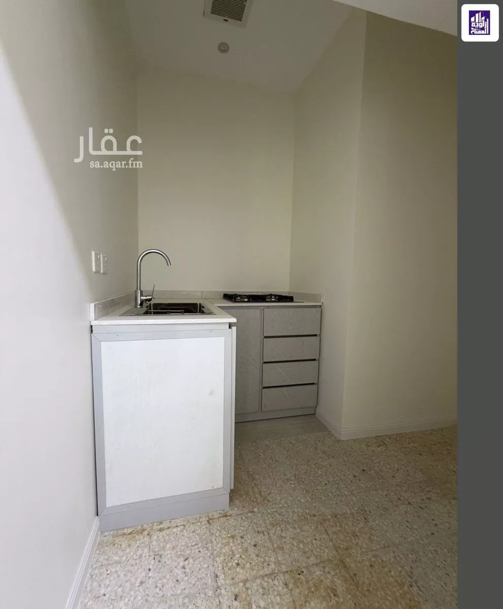 930 sqm building in Al Murabba 16