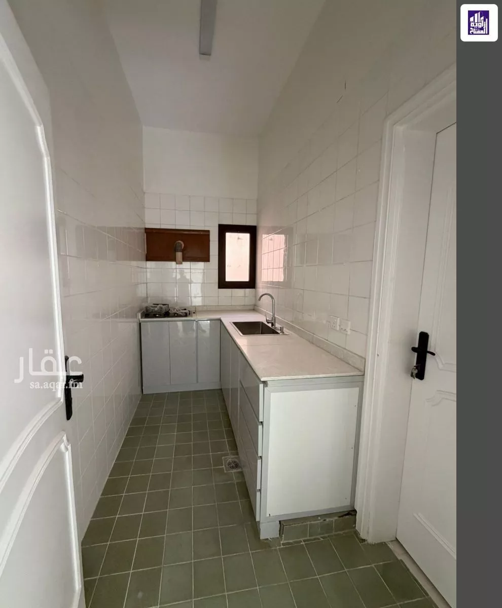 930 sqm building in Al Murabba 8
