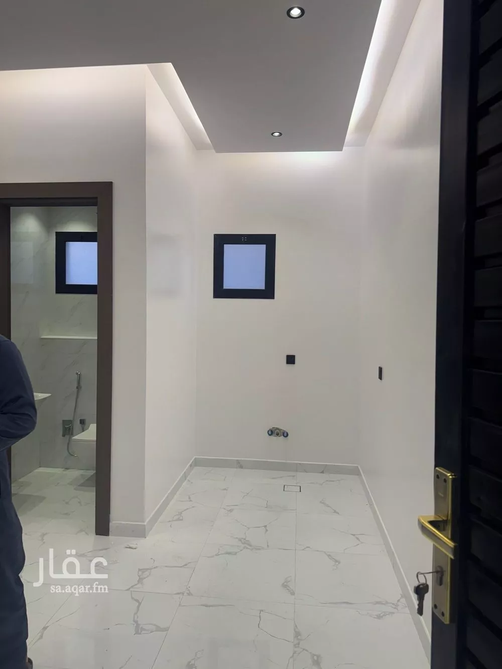 400 sqm building in Dhahrat Laban 11