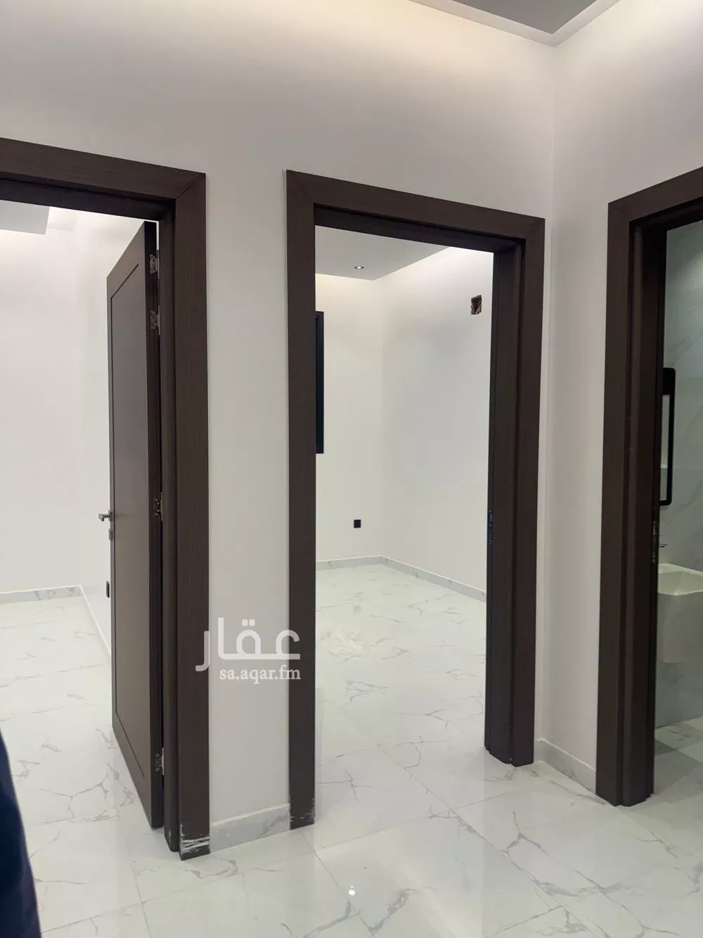 400 sqm building in Dhahrat Laban 12