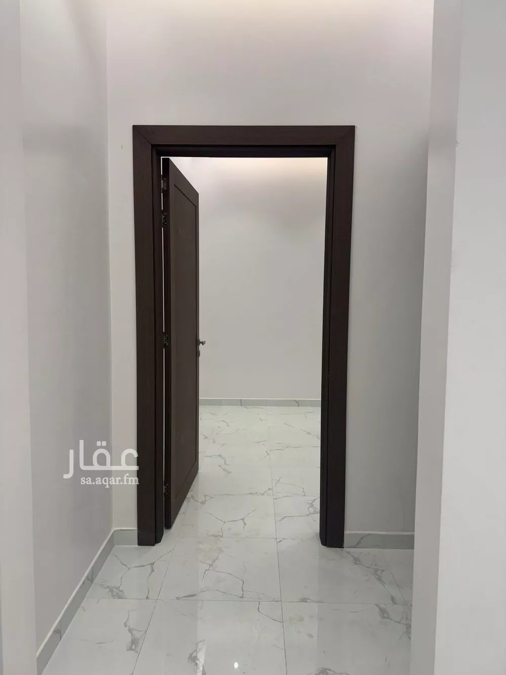 400 sqm building in Dhahrat Laban 14
