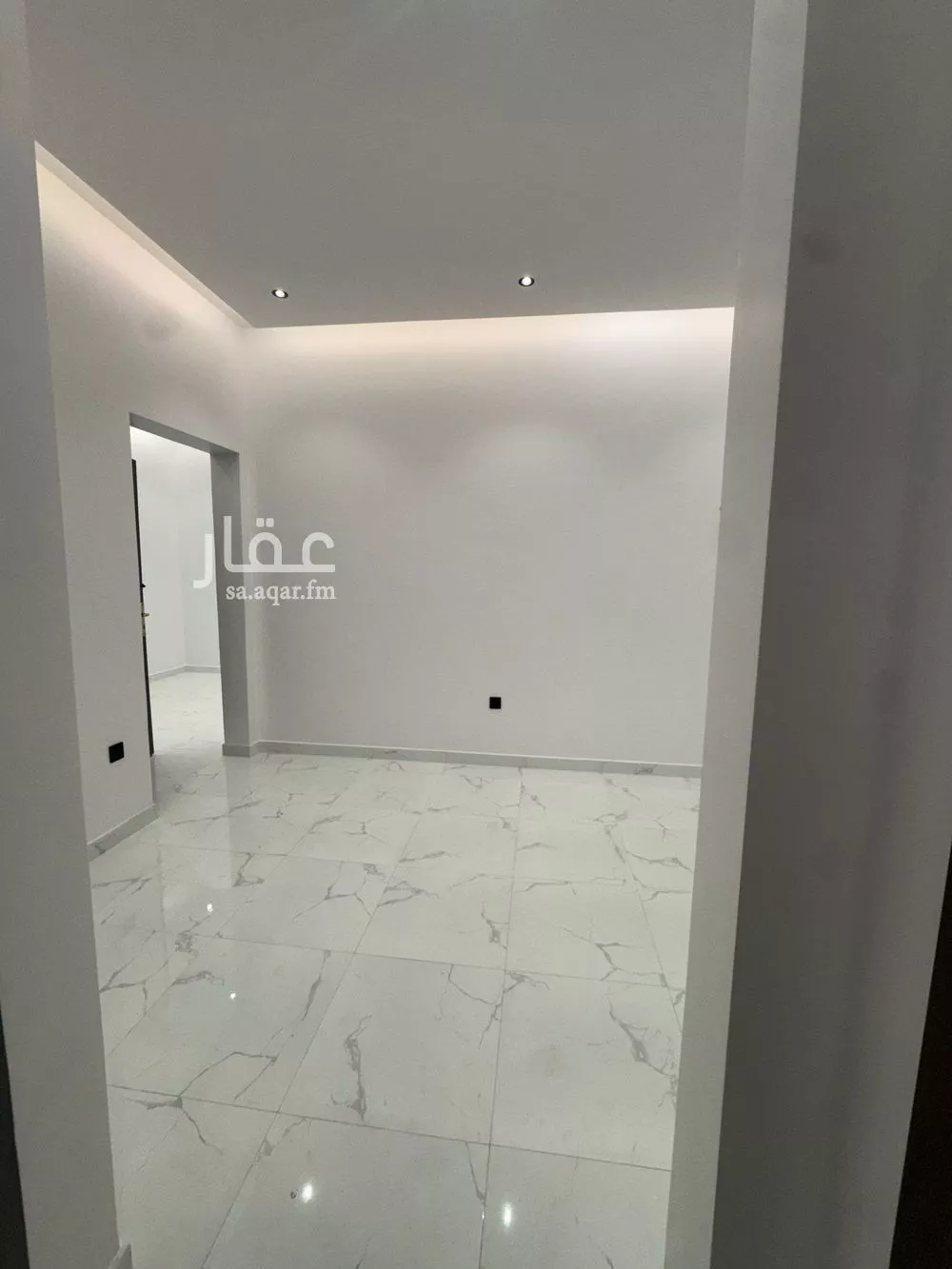 400 sqm building in Dhahrat Laban 5