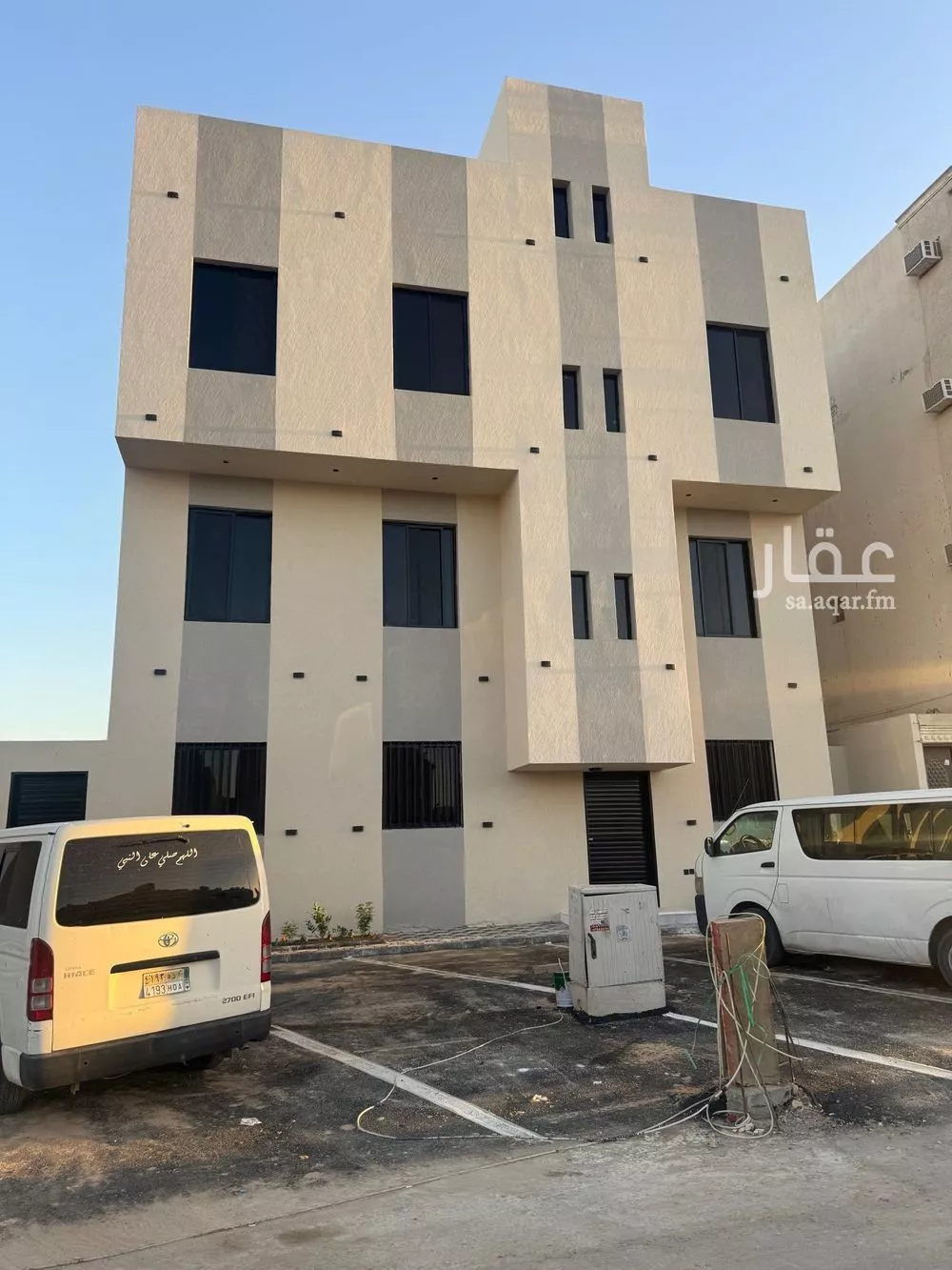 400 sqm building in Dhahrat Laban 6