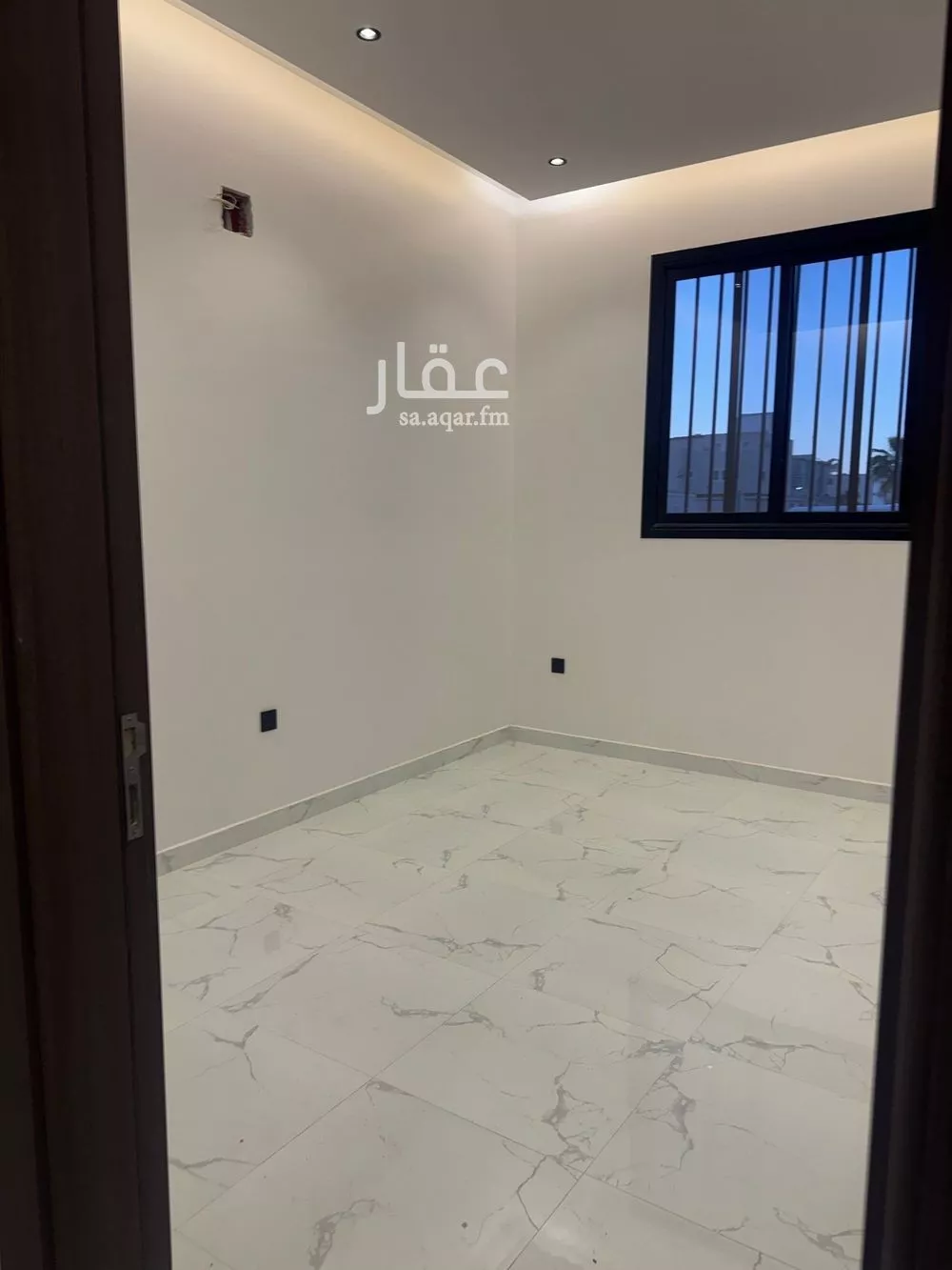 400 sqm building in Dhahrat Laban 7