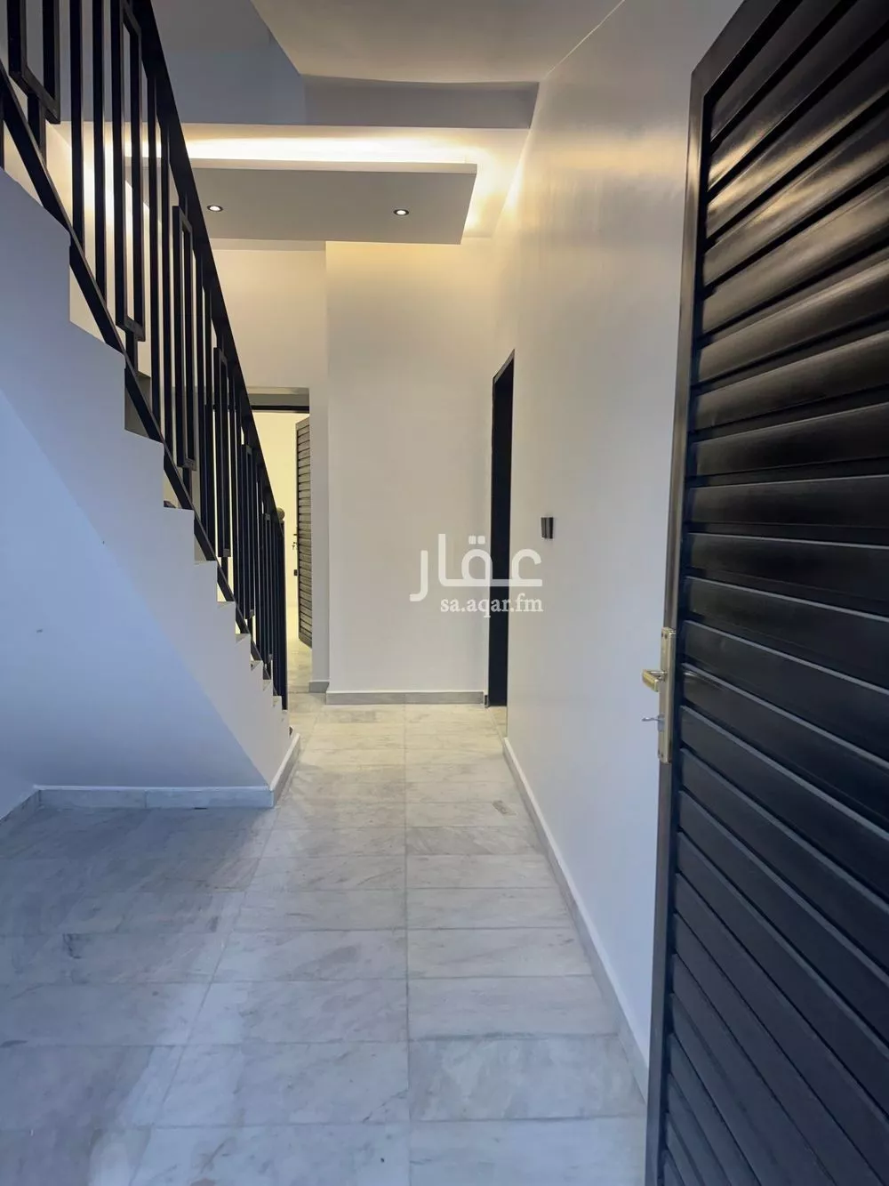 400 sqm building in Dhahrat Laban 8
