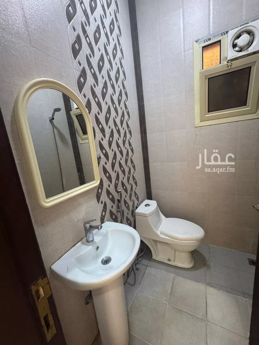 عمارة 1200 م² في المونسية 3