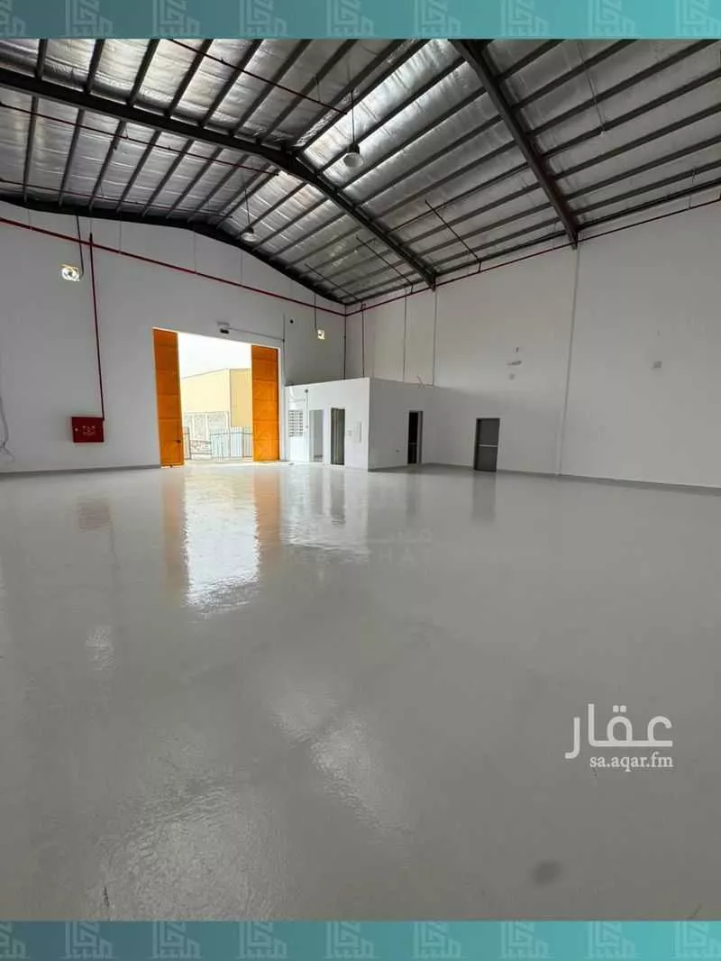 مستودع 500 م² في الغنامية 4