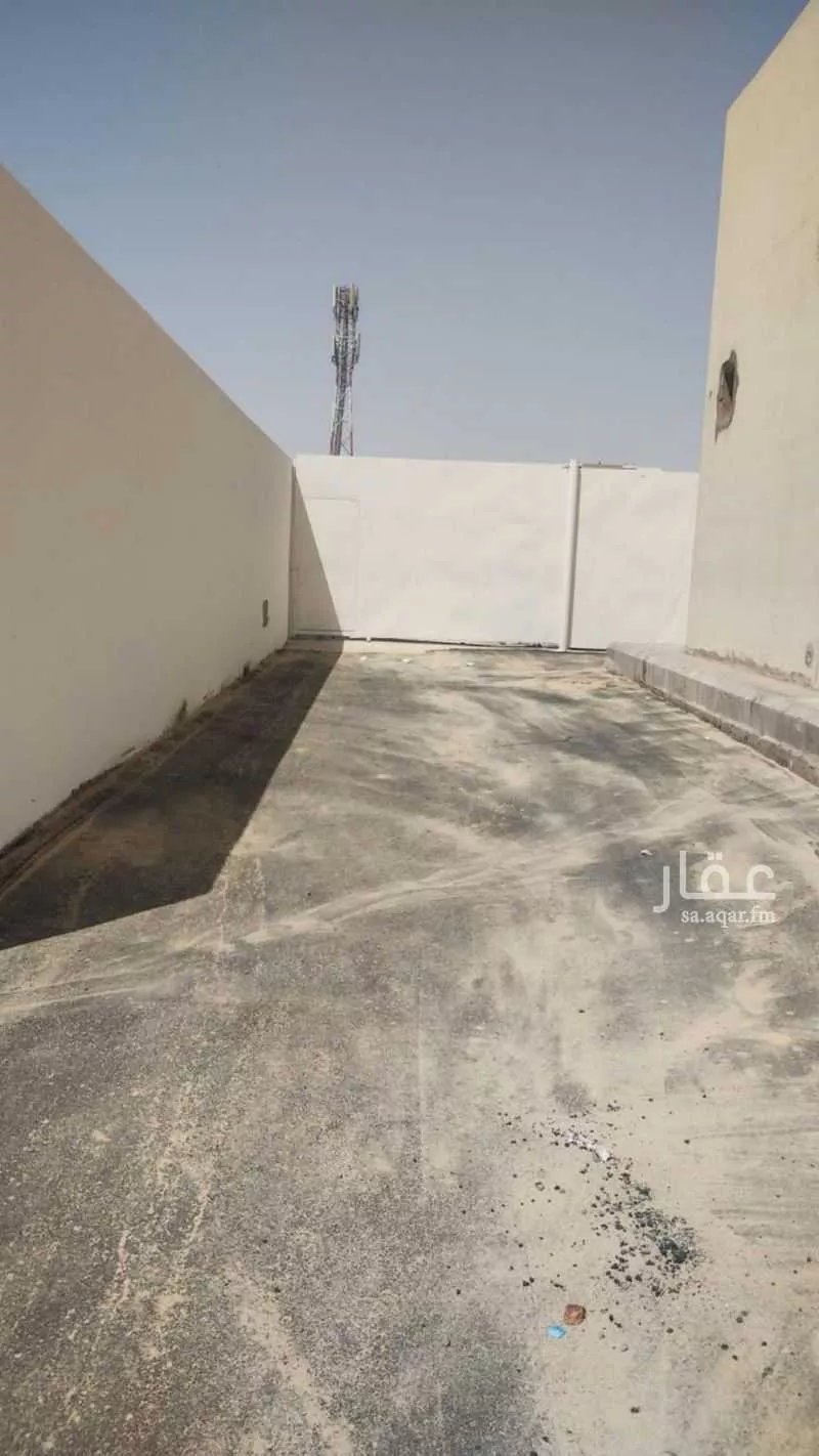 مستودع 2900 م² في المنصورية 4