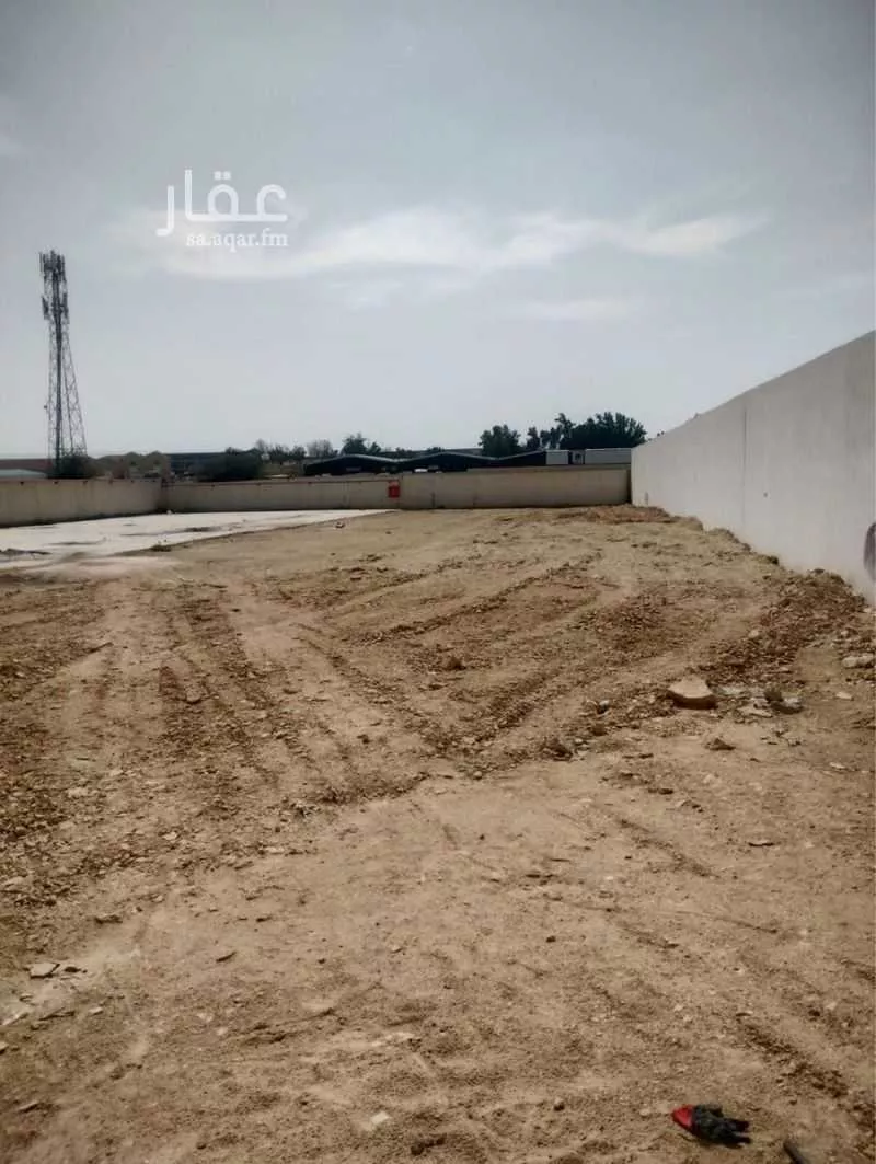 مستودع 2900 م² في المنصورية 5