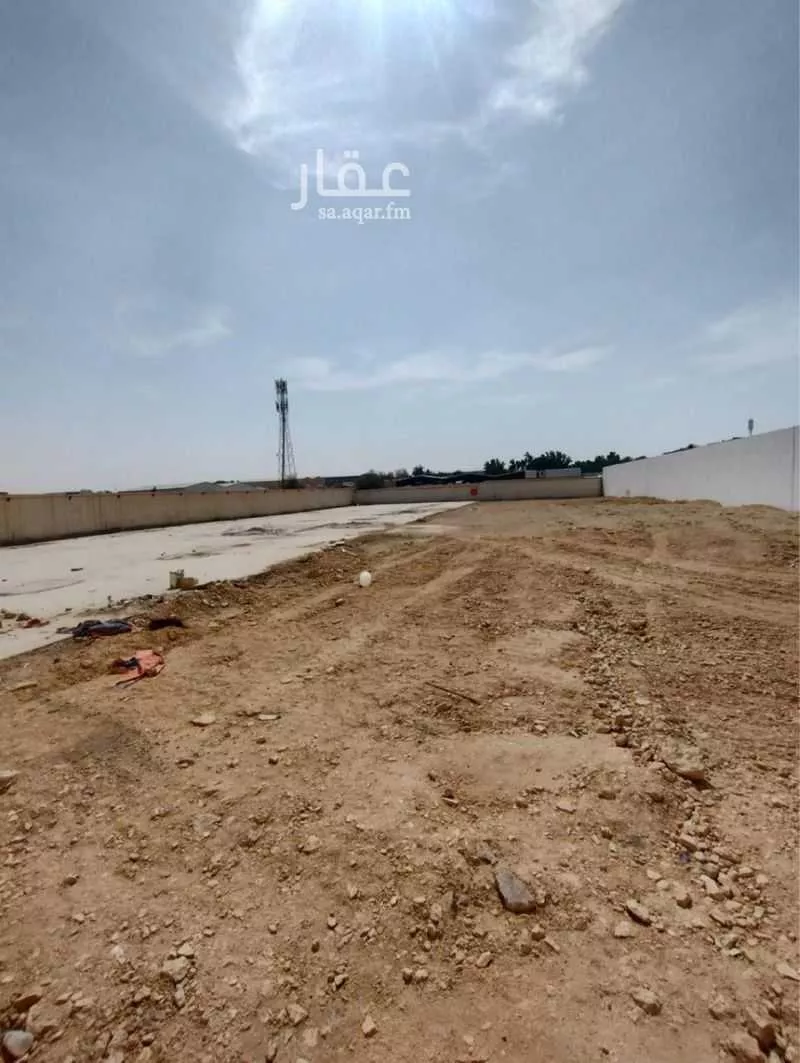 مستودع 2900 م² في المنصورية 6