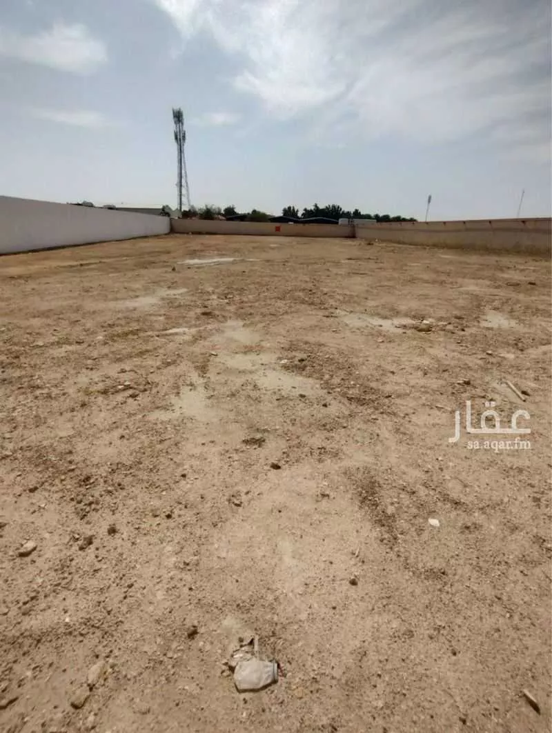 مستودع 2900 م² في المنصورية 7