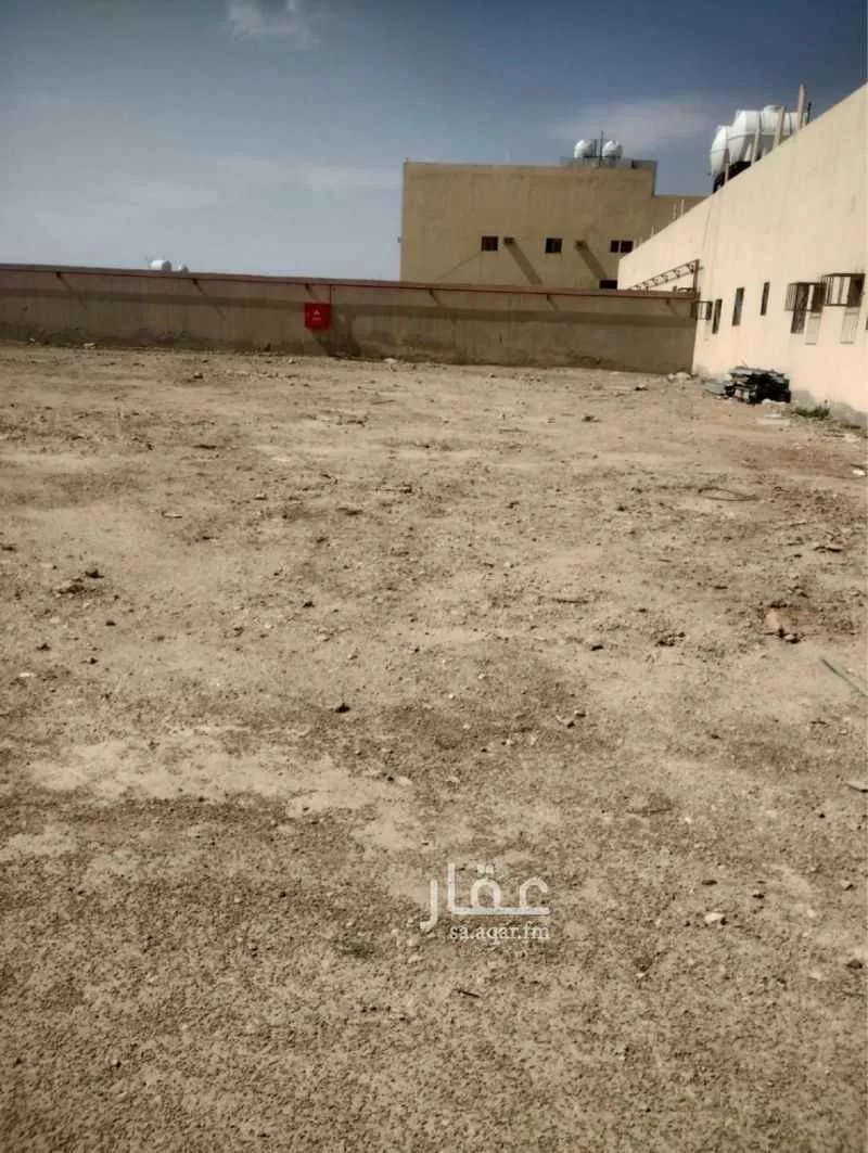 مستودع 2900 م² في المنصورية 9