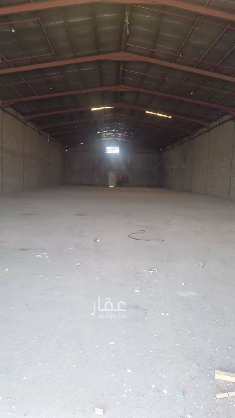 مستودع 9900 م² في المروة 3