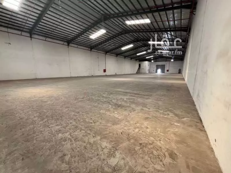 2 bedroom warehouse in Al Sulay, Riyadh 4