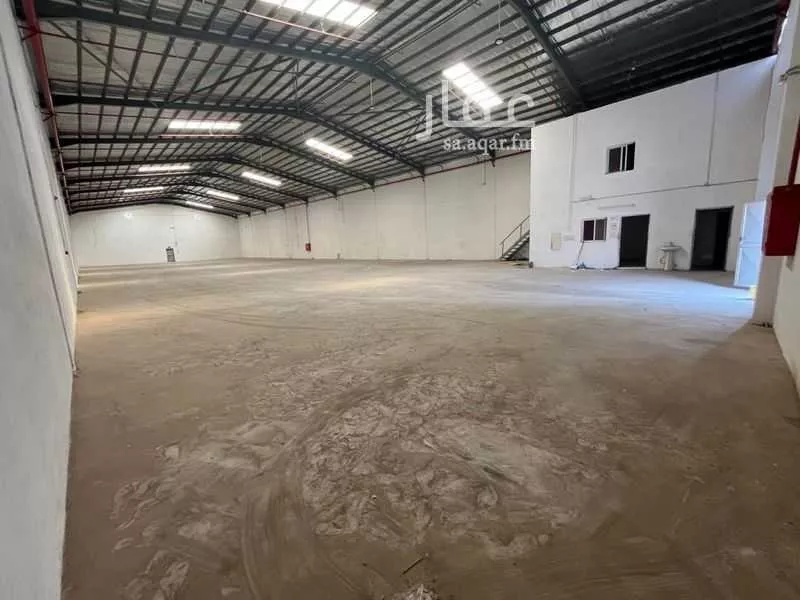 2 bedroom warehouse in Al Sulay, Riyadh 8