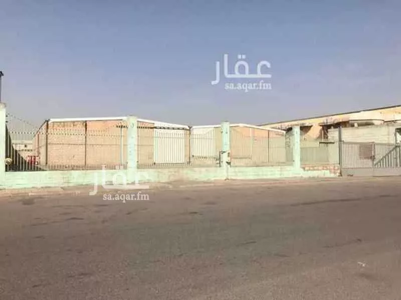 مستودع 4250 م² في السلي 10