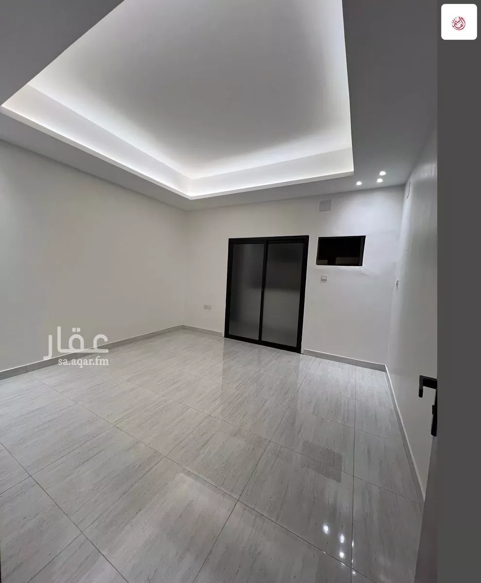 عمارة 1027 م² في ام سليم 12
