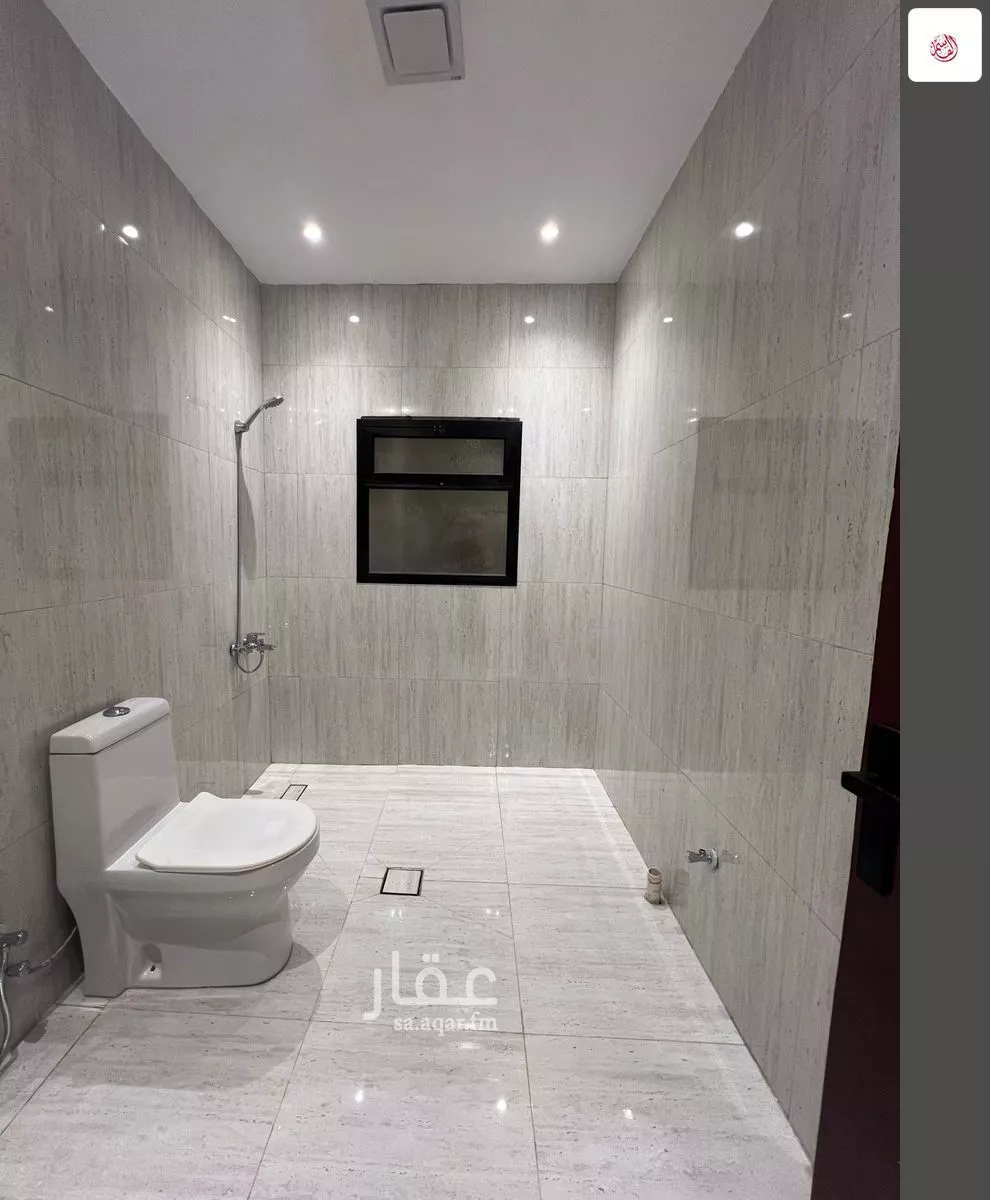 عمارة 1027 م² في ام سليم 26