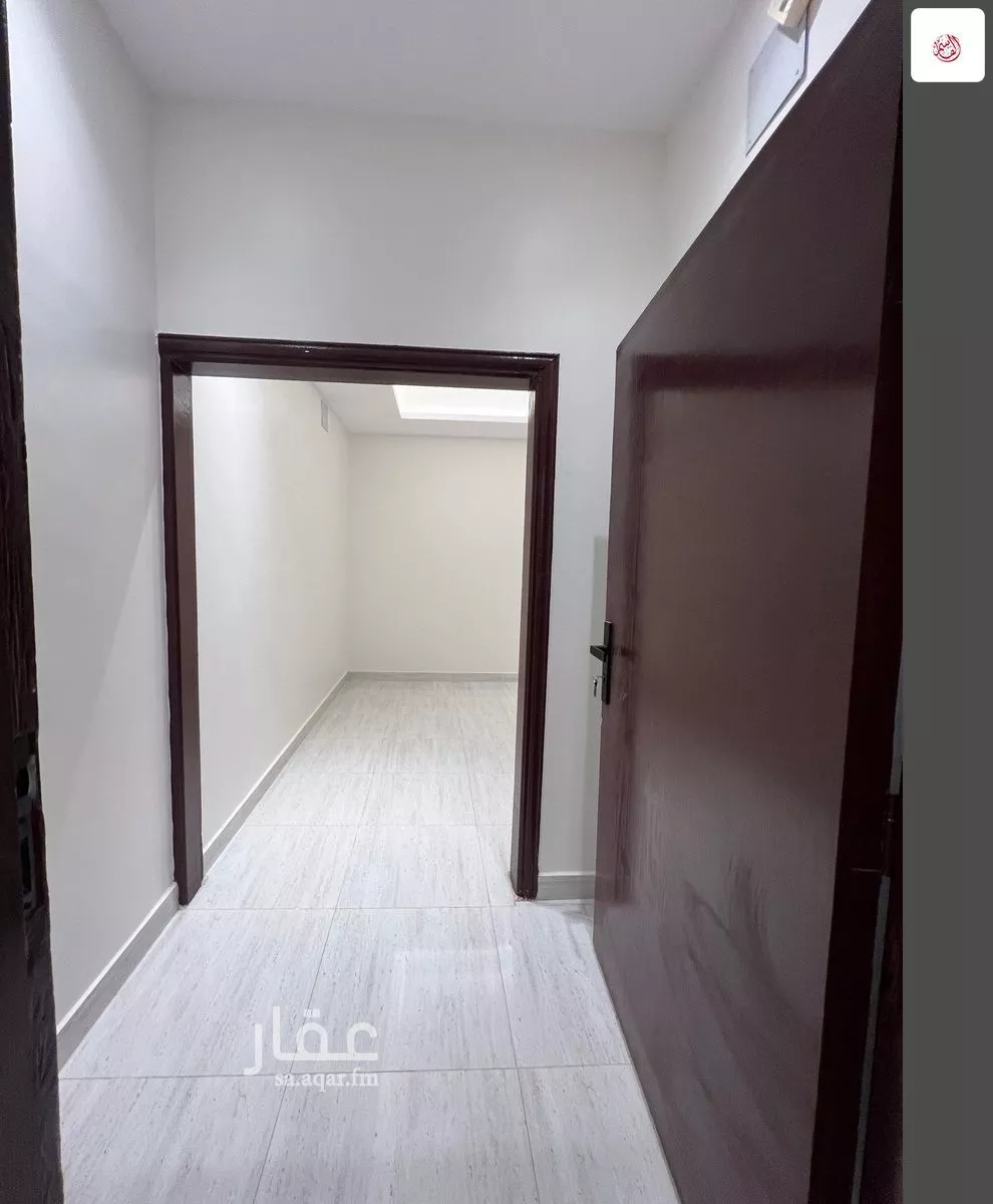 عمارة 1027 م² في ام سليم 10