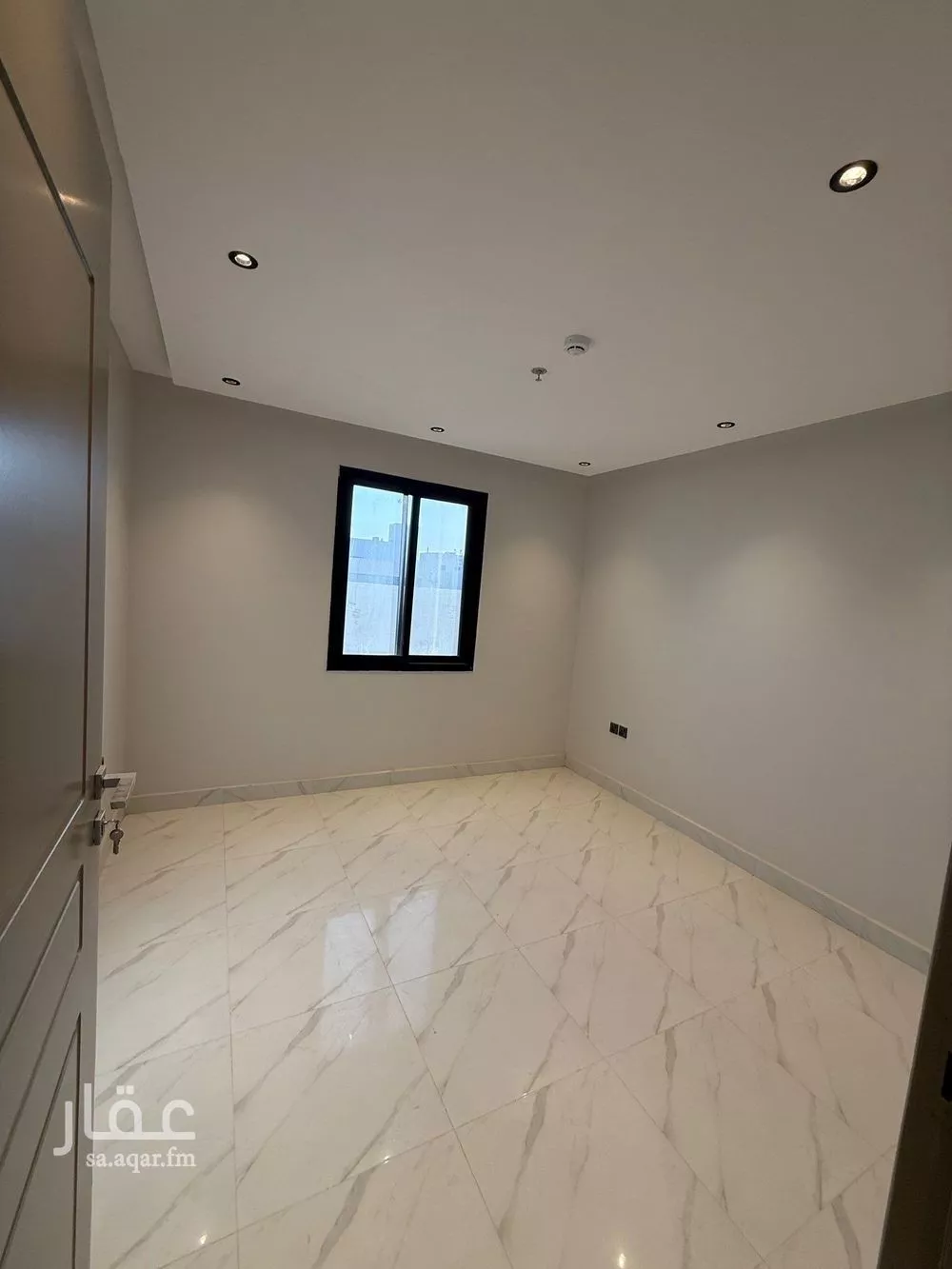 عمارة 896 م² في الرمال 4