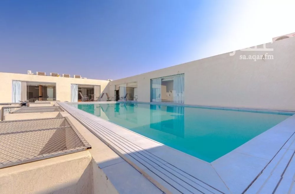 1425 sqm building in Al Munsiyah 11