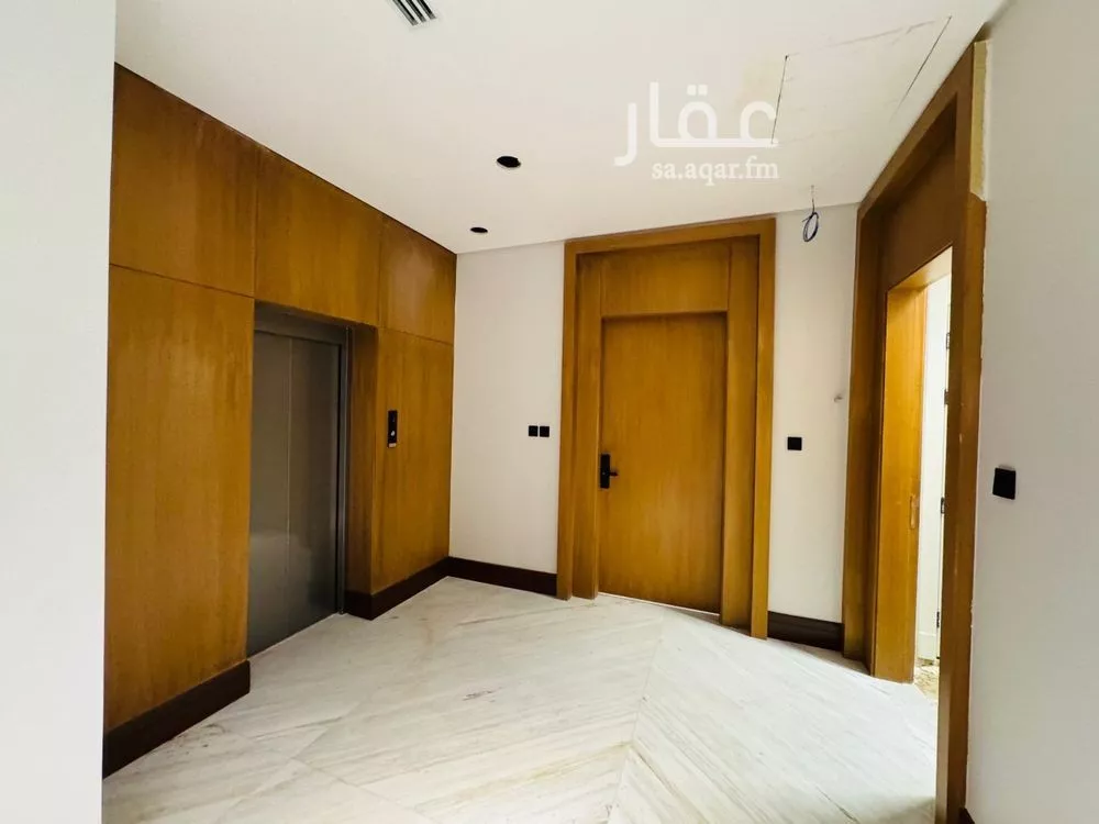 عمارة 935 م² في النرجس 7