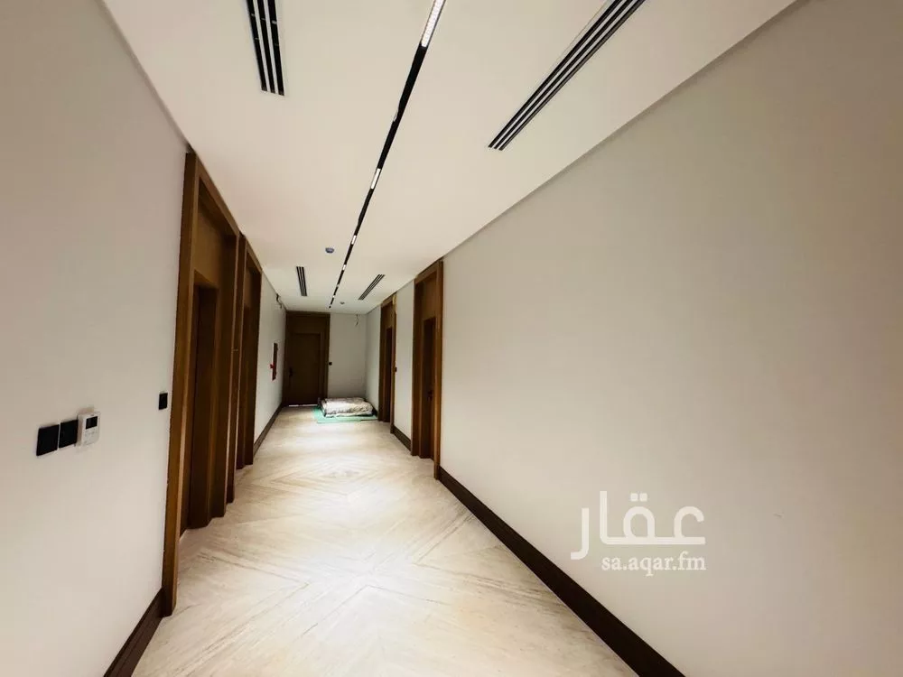عمارة 935 م² في النرجس 8