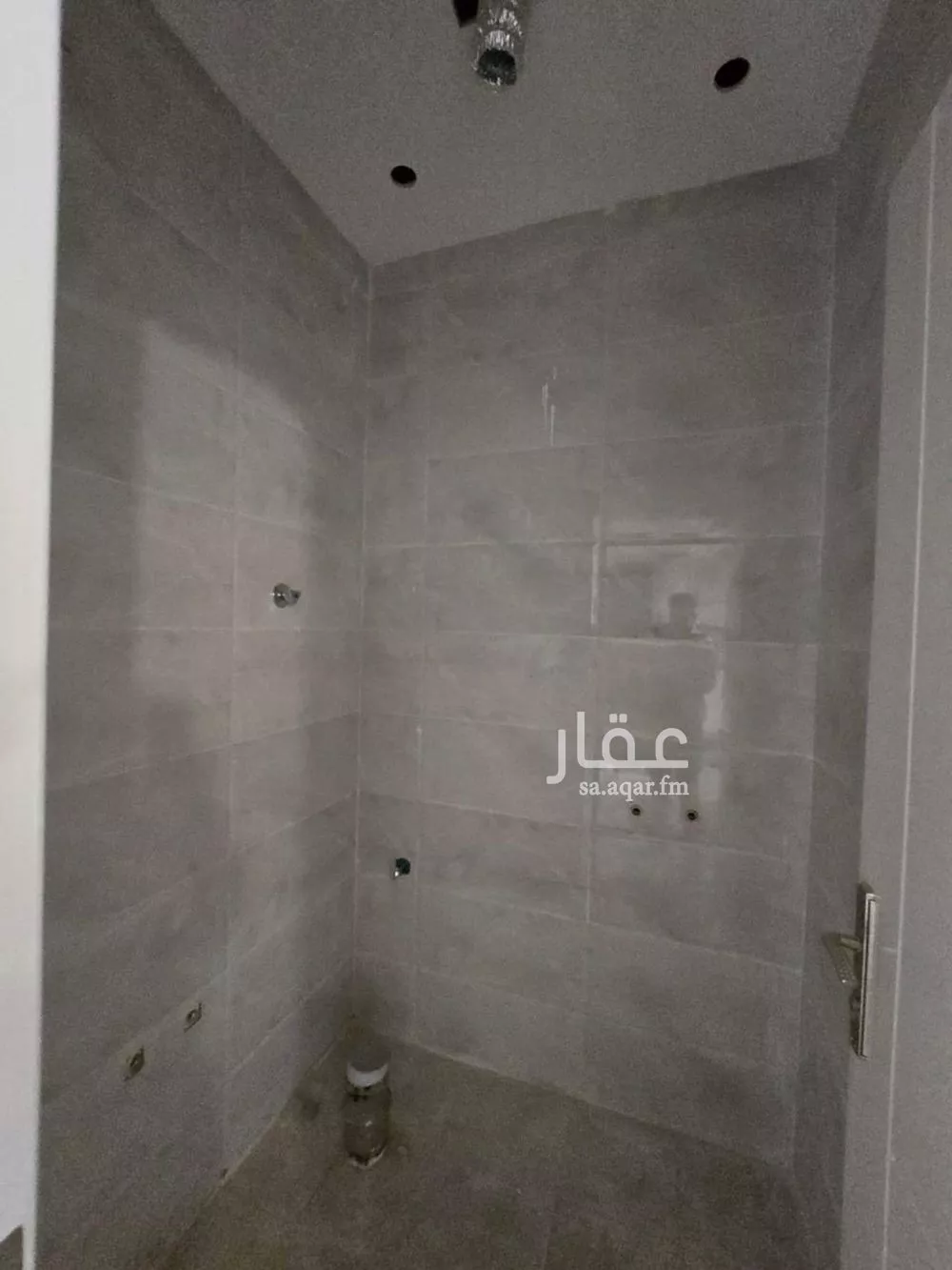 عمارة 650 م² في العقيق 11