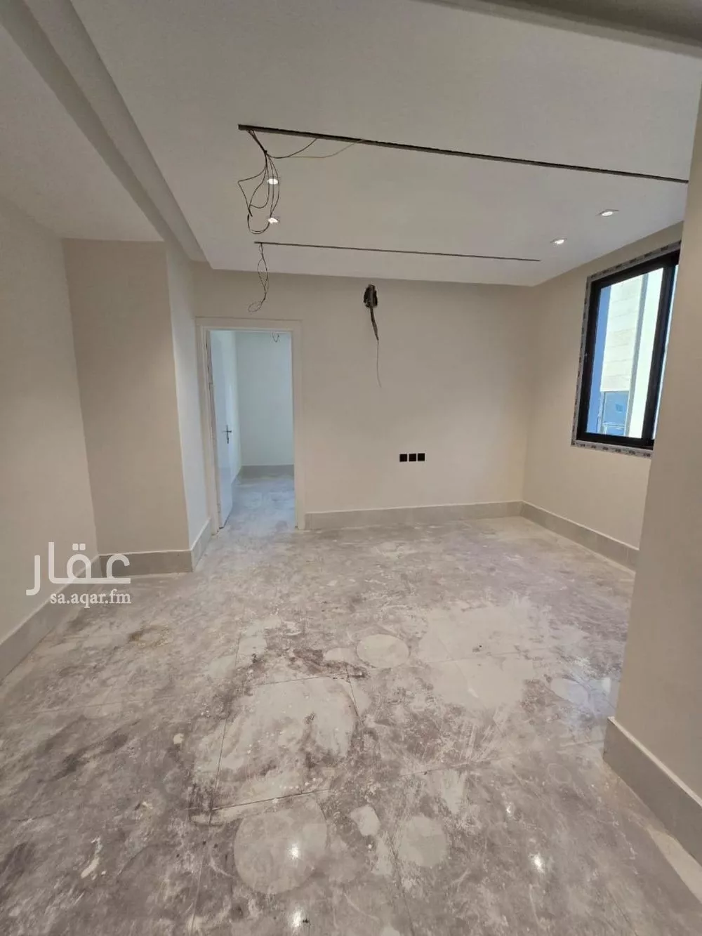 عمارة 650 م² في العقيق 12