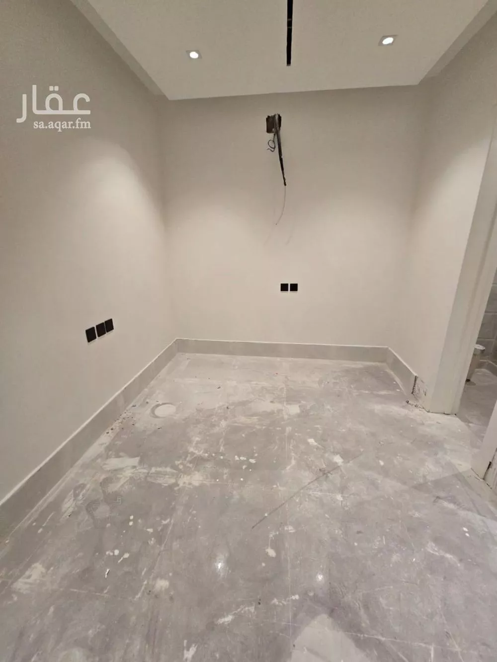 عمارة 650 م² في العقيق 6