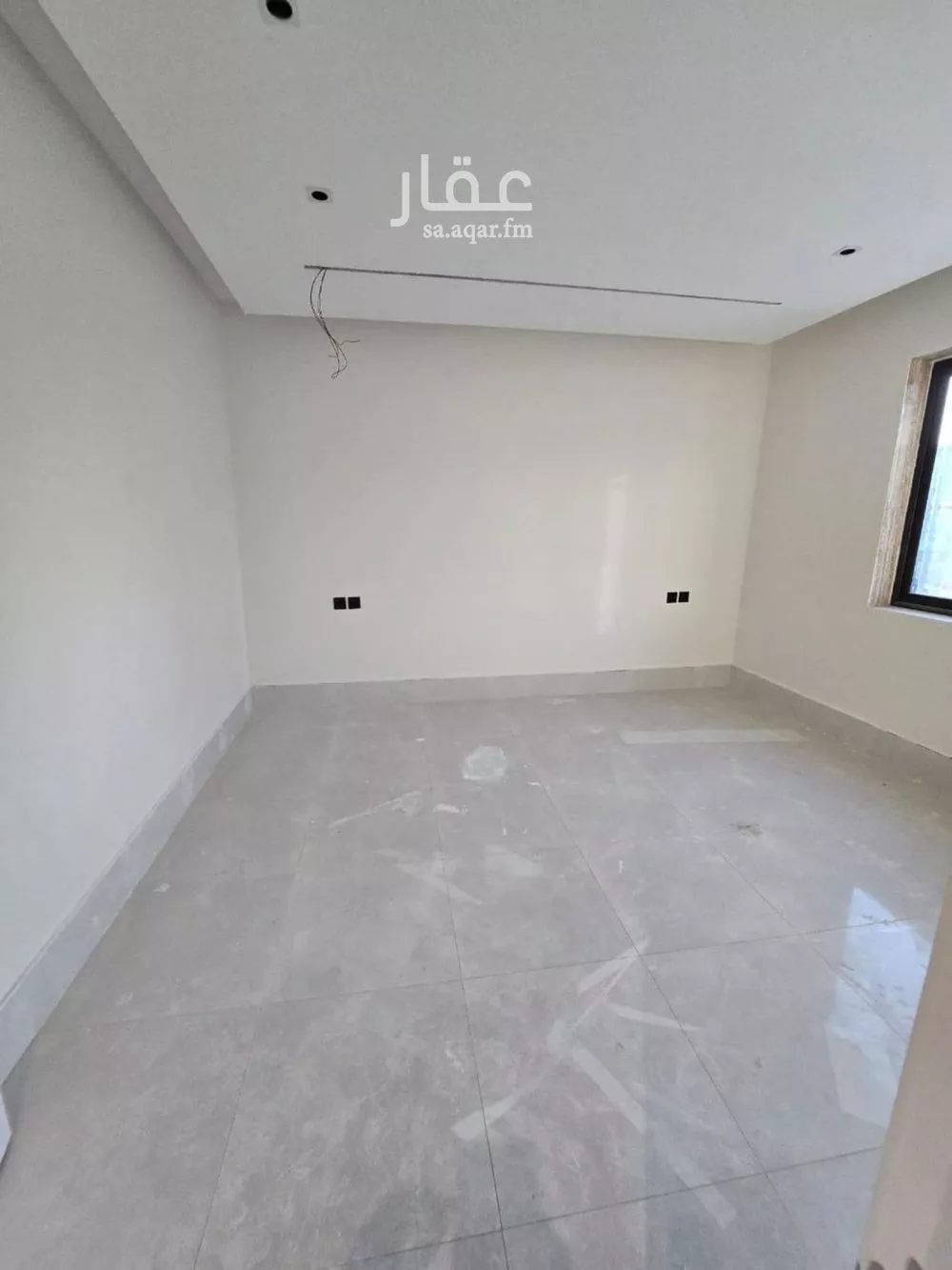 عمارة 650 م² في العقيق 9