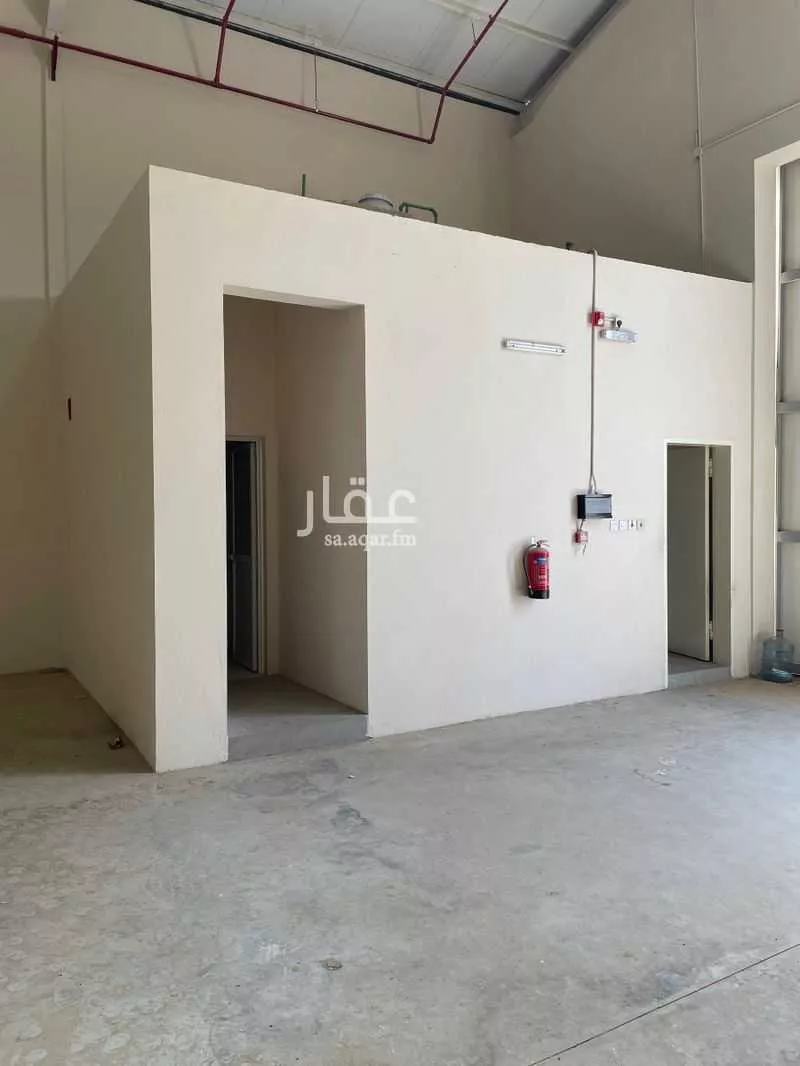 986 sqm warehouse in Al Mishal 8