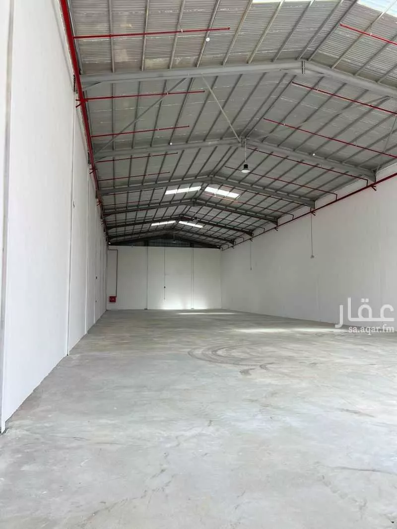 مستودع 3000 م² في بنبان 6