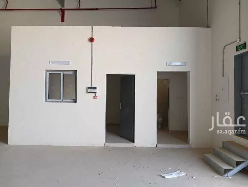 مستودع 1200 م² في المصانع 14