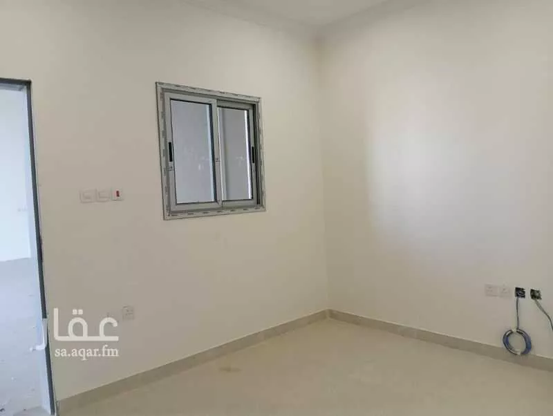 مستودع 1200 م² في المصانع 17